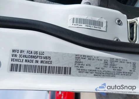 2023 Jeep Compass Latitude 4X4 z USA, uszkodzony, nr VIN 3C4NJDBN5PT514975